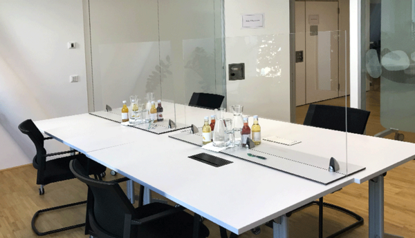 Besprechungsraum mit Glastrennwand - © BIG Besprechungsraum mit Glastrennwand