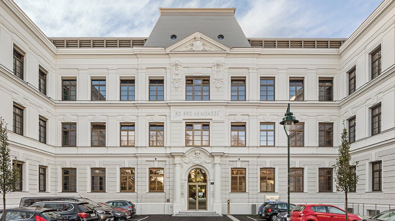 BG/BRG Keimgasse Altbau Fassade