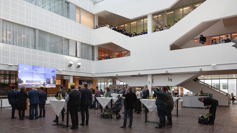 Spatenstich für die Ballspielhalle HTL Hollabrunn