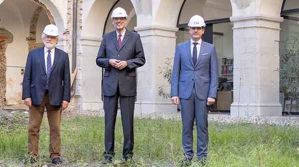 Prof. Faßmann (Mitte) mit Prof. Zeilinger und BIG-CEO Hans-Peter Weiss