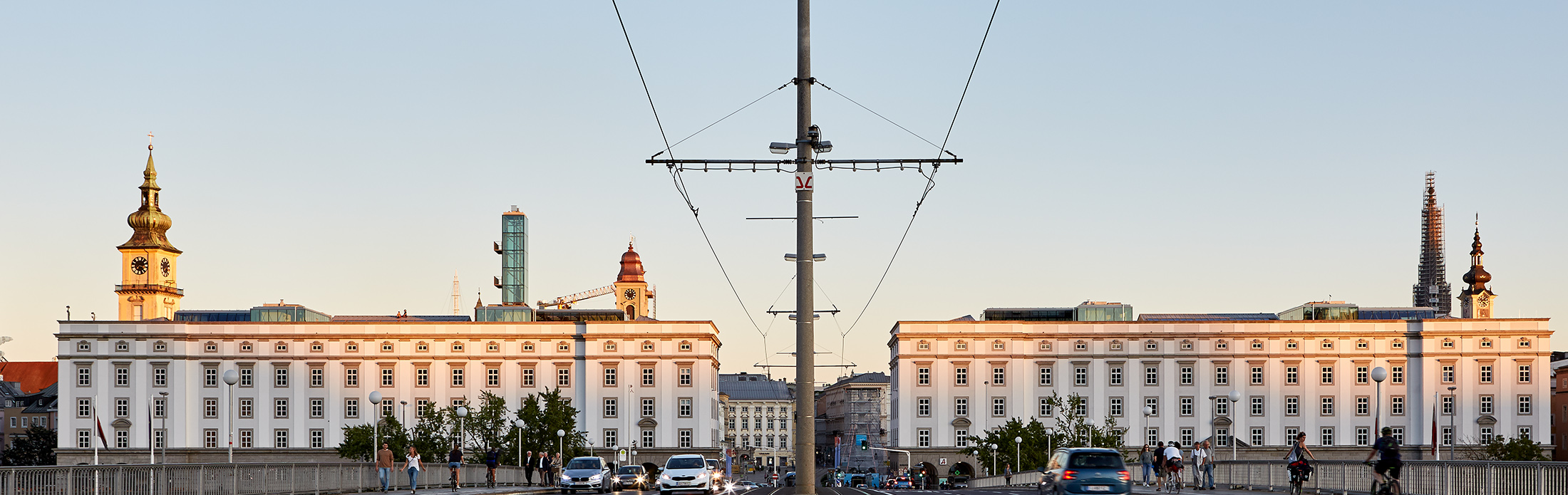 Kunstuniversität Linz nei Nacht