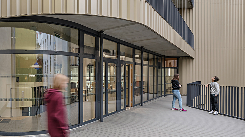 Sperlgymnasium Aussenansicht 