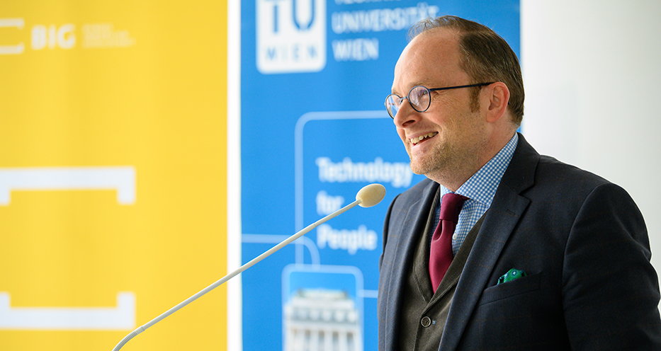 Dachgleiche TU Wien Neubau BF - BIG Uni-Chef Maximilian Pammer