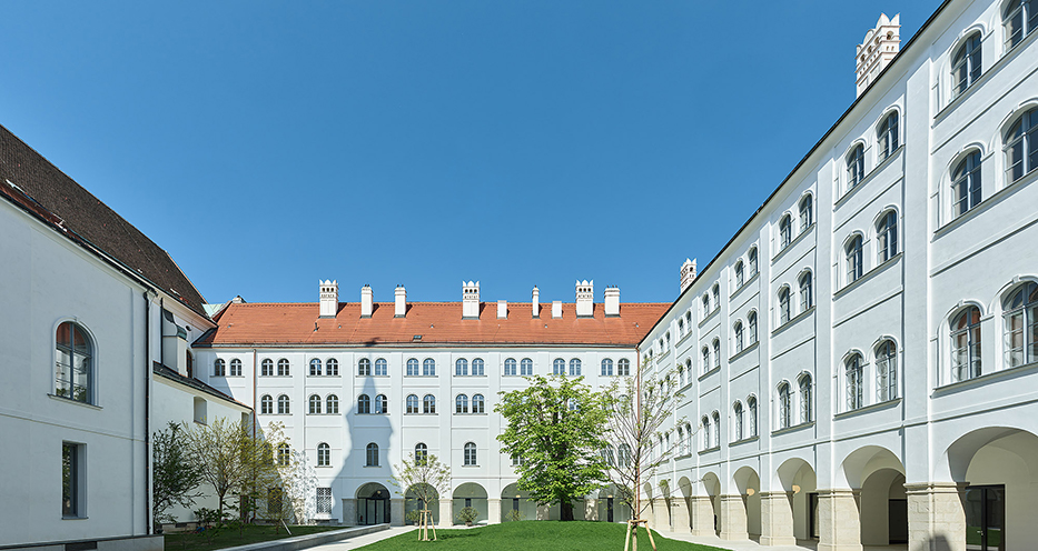 Campus Akademie - neu geöffneter Arkadenhof
