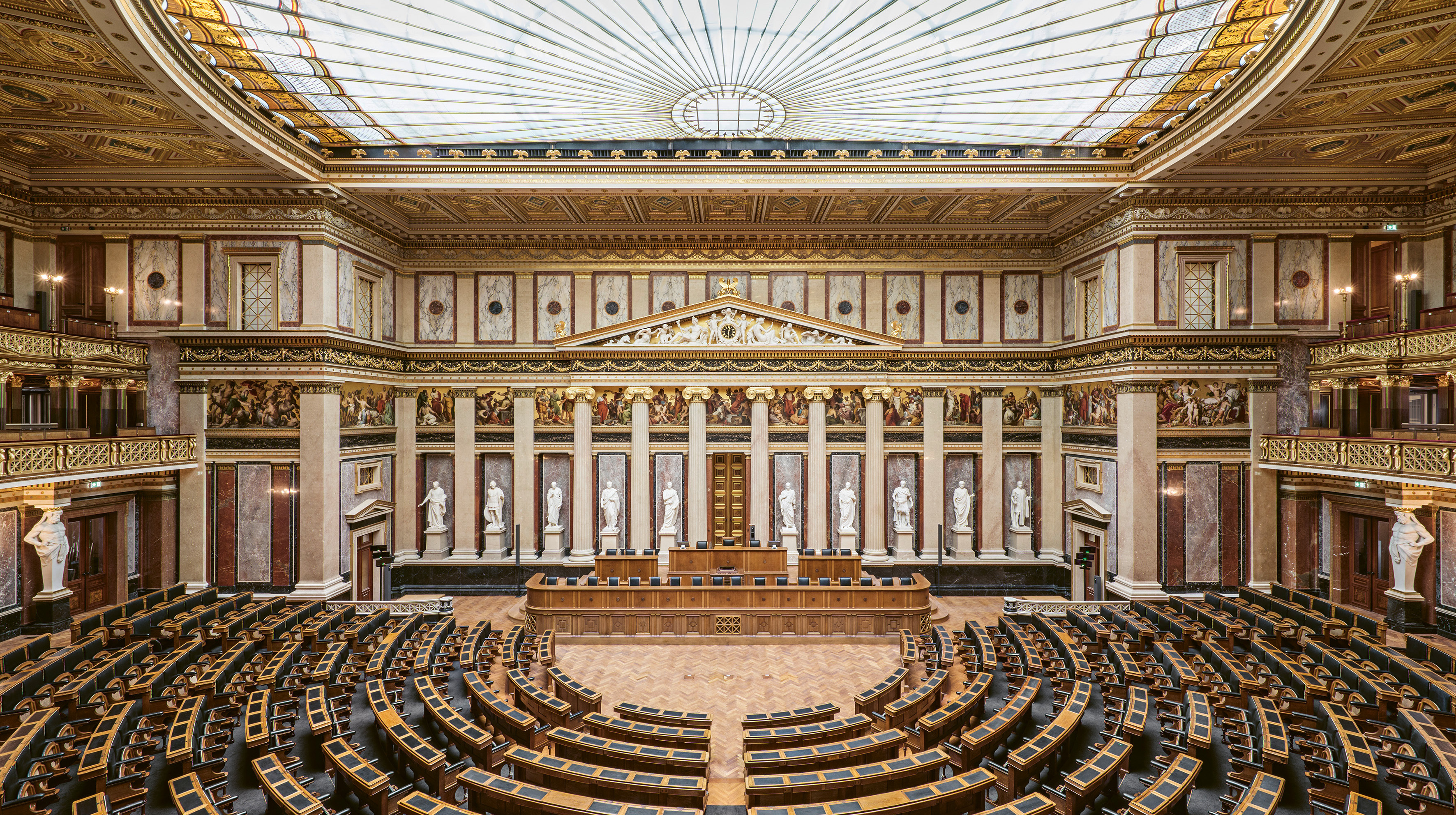 Historischer Sitzungssaal Parlament Österreich