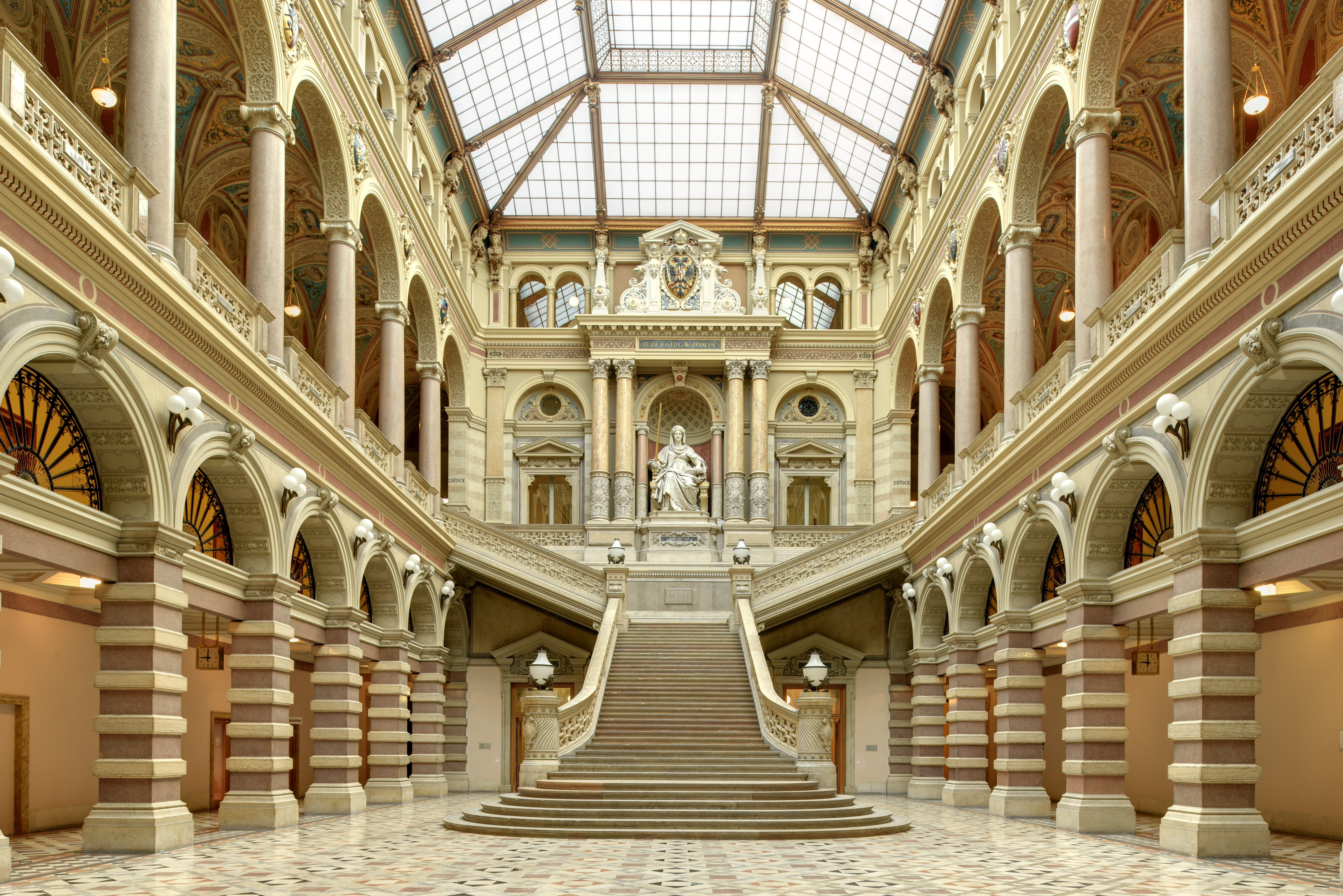 Säulenhalle Justizpalast Wien